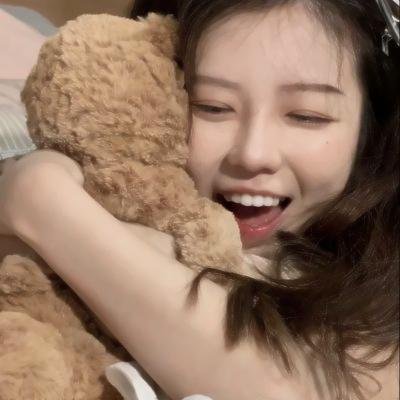 蜜桃女孩